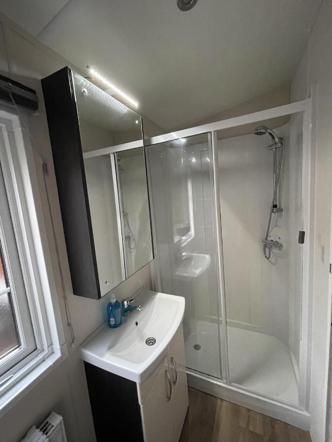 Angie'S Haven, Superb 2 Bedroom Lodge With Hot Tub - Sleeps 6 - Felmoor Park Morpeth Extérieur photo