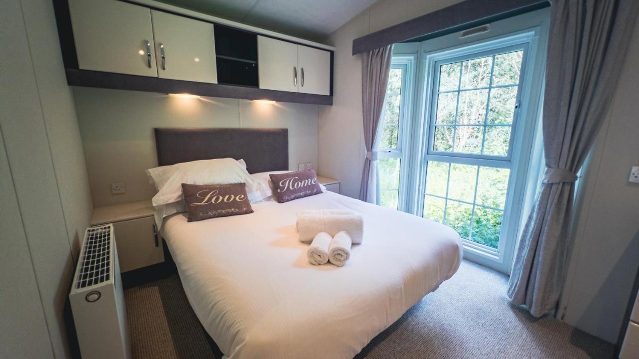 Angie'S Haven, Superb 2 Bedroom Lodge With Hot Tub - Sleeps 6 - Felmoor Park Morpeth Extérieur photo