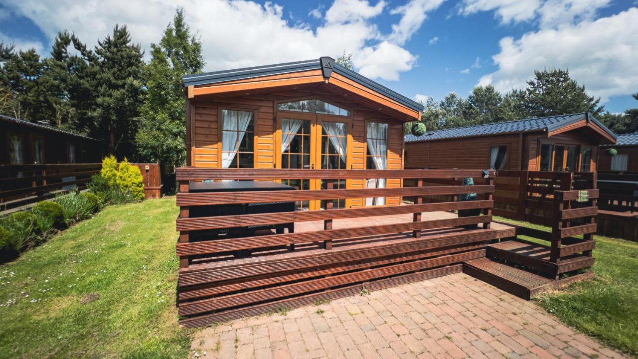 Angie'S Haven, Superb 2 Bedroom Lodge With Hot Tub - Sleeps 6 - Felmoor Park Morpeth Extérieur photo