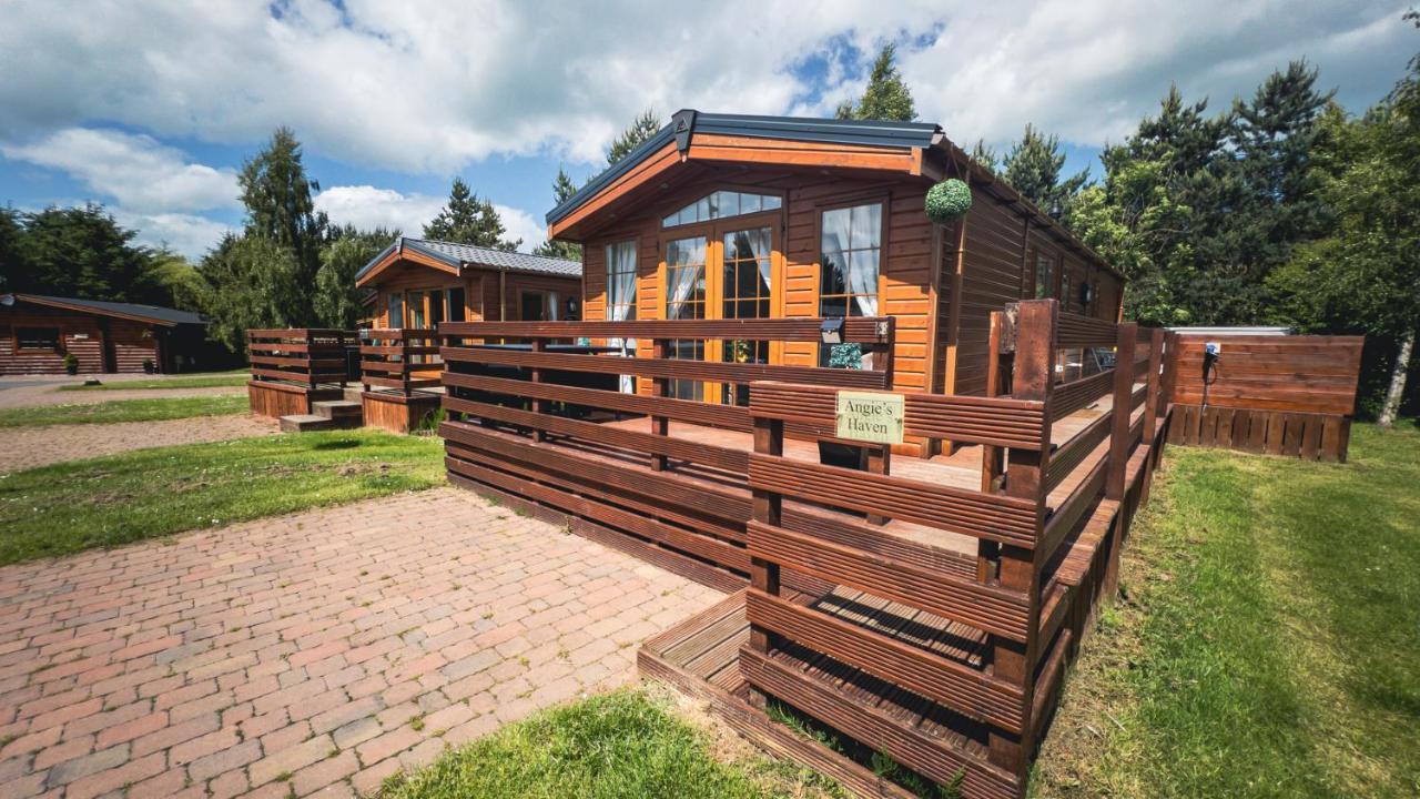 Angie'S Haven, Superb 2 Bedroom Lodge With Hot Tub - Sleeps 6 - Felmoor Park Morpeth Extérieur photo