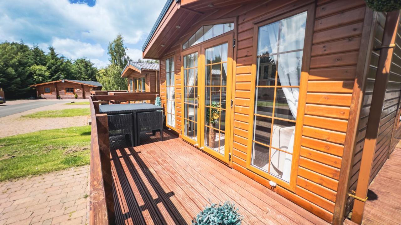 Angie'S Haven, Superb 2 Bedroom Lodge With Hot Tub - Sleeps 6 - Felmoor Park Morpeth Extérieur photo