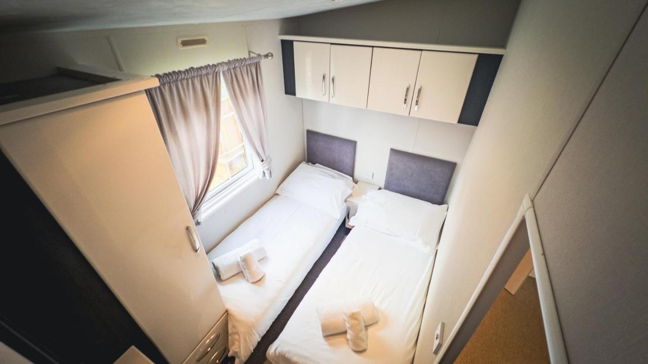 Angie'S Haven, Superb 2 Bedroom Lodge With Hot Tub - Sleeps 6 - Felmoor Park Morpeth Extérieur photo